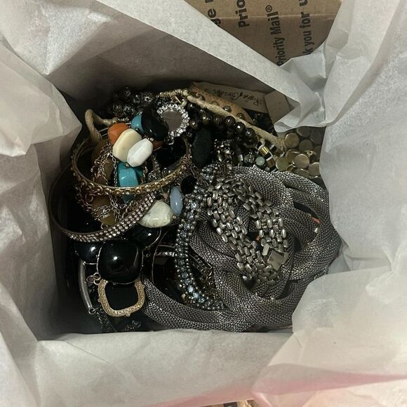 J360 Craft Bulk Bundle of Jewelry - Picture 7 of 8